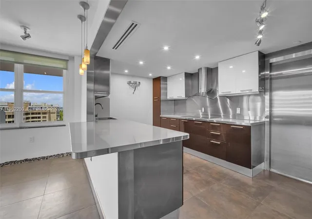 2nd image of 199 Ocean Lane Dr #1009, Key Biscayne, FL 33149 | MLS# A11982250