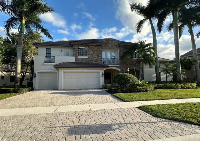 Photo 1 of Single family home for sale at 10526 Versailles Blvd, Wellington, FL 33449 | MLS# B26002971 | Listing updated on 2026-09-23