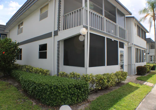 Homes for sale in Delray Beach, FL | 638 Saxony N, Delray Beach, FL 33446 | MLS# B26003099