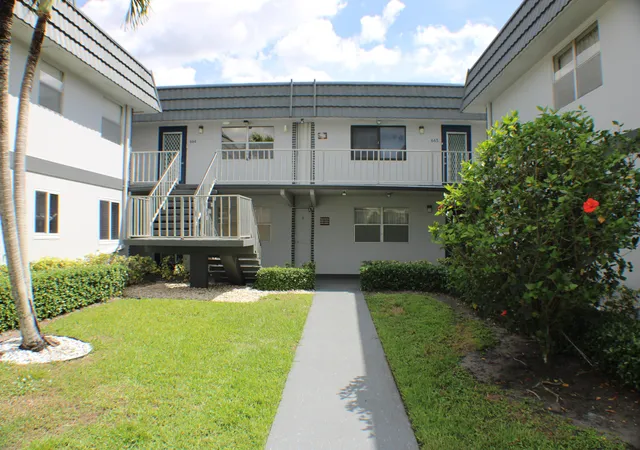 Homes for sale in Delray Beach, FL | 638 Saxony N, Delray Beach, FL 33446 | MLS# B26003099