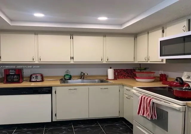 4th image of 5530 Nw 44Th St #111C, Lauderhill, FL 33319 | MLS# A11984202