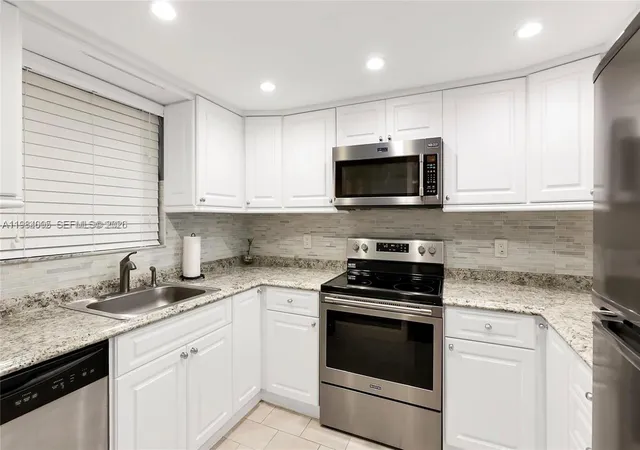 3rd image of 9430 Live Oak Pl #407, Davie, FL 33324 | MLS# A11984005