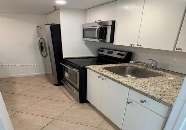 2nd image of 20850 San Simeon Wy #1075, Miami, FL 33179 | MLS# A11984075