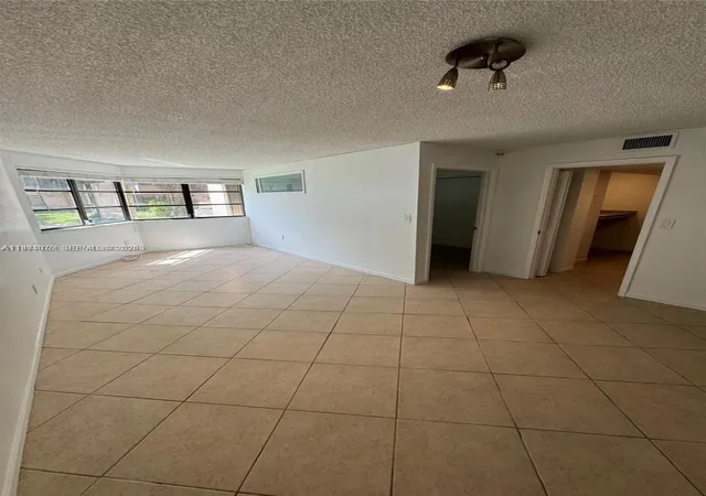 4th image of 20850 San Simeon Wy #1075, Miami, FL 33179 | MLS# A11984075
