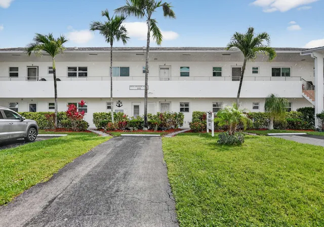 2nd image of 2570 Banyan Rd #Unit  3, Boca Raton, FL 33432 | MLS# B26002914