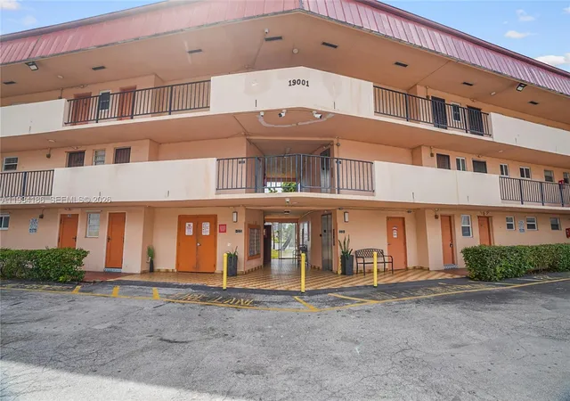 1st image of 19001 Ne 14Th Ave #221, Miami, FL 33179 | MLS# A11984186