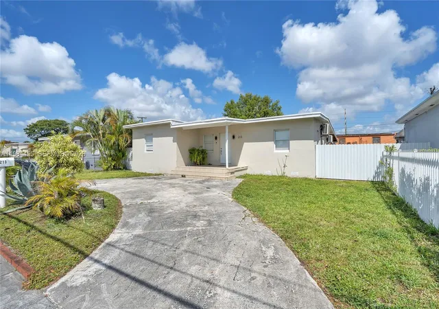 4th image of 213 W 20Th St, Hialeah, FL 33010 | MLS# A11984455