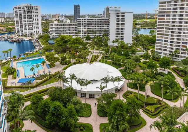 4th image of 2500 Parkview Dr #509, Hallandale Beach, FL 33009 | MLS# A11984501