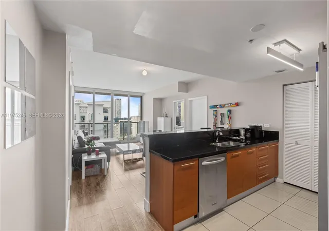2nd image of 244 Biscayne Blvd #2410, Miami, FL 33132 | MLS# A11975245
