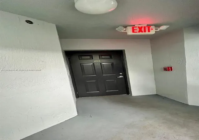 5th image of 155 Nw 96Th Ter, Pembroke Pines, FL 33024
