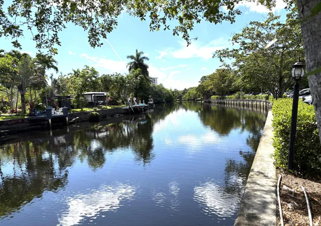 2nd image of 630 Tennis Clb Dr, Fort Lauderdale, FL 33311