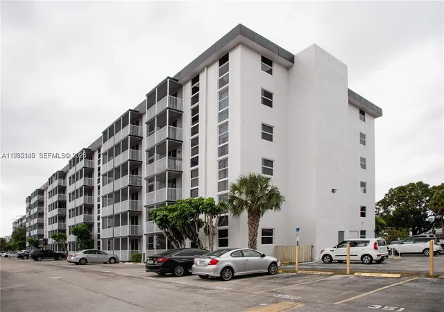 2nd image of 16950 W Dixie Hwy A 529 #A-529, North Miami Beach, FL 33160 | MLS# A11985145