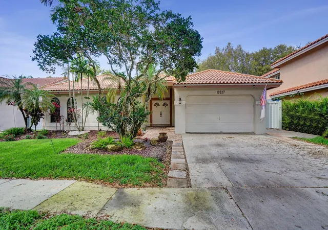 Photo 3 of Single family home for sale at 10527 Zurich St, Hollywood, FL 33026 | MLS# B26003736 | Listing updated on 2026-09-30