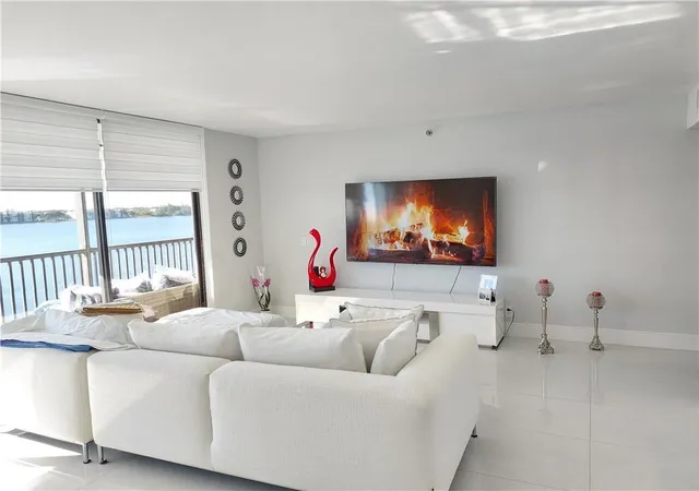 Photo 2 of Sale Pending at 105 Lake Emerald Dr #502, Oakland Park, FL 33309 | MLS# B26003860 | Listing updated on 2026-09-21