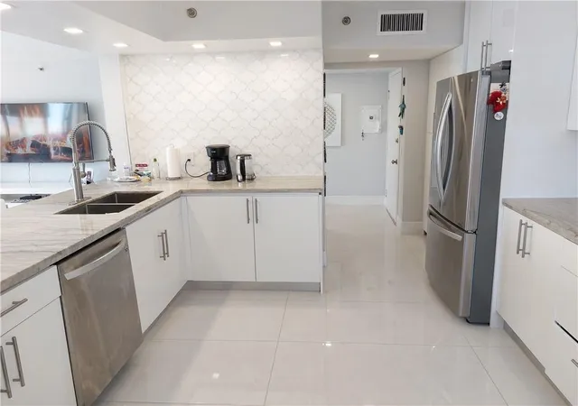 Photo 4 of Sale Pending at 105 Lake Emerald Dr #502, Oakland Park, FL 33309 | MLS# B26003860 | Listing updated on 2026-09-21