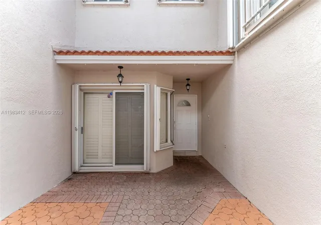 4th image of 5208 Nw 103Rd Ave, Doral, FL 33178 | MLS# A11983412