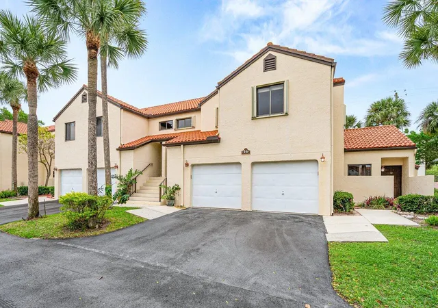 2nd image of 16 Vía De Casas Sur #204, Boynton Beach, FL 33426 | MLS# B26003980