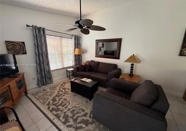 Homes for sale in Hypoluxo, FL | 609 Waterside Dr, Hypoluxo, FL 33462