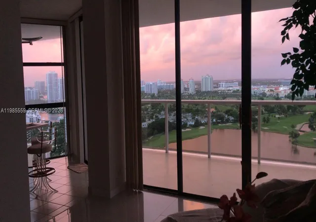 4th image of 20281 E Country Club Dr #2409, Miami, FL 33180 | MLS# A11985559