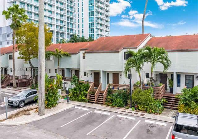 2nd image of 1901 S River Dr #30C, Miami, FL 33125 | MLS# A11985538