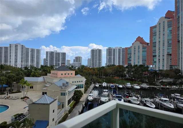 3rd image of 3340 Ne 190Th St #606, Miami, FL 33180 | MLS# A11985760