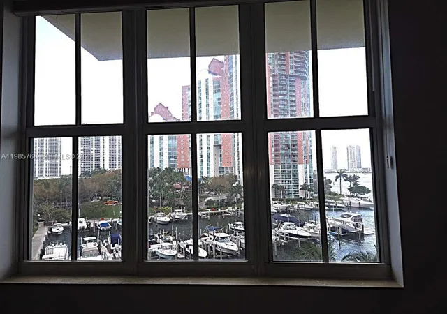 40th image of 3340 Ne 190th St #606, Miami, FL 33180 | MLS# A11985760