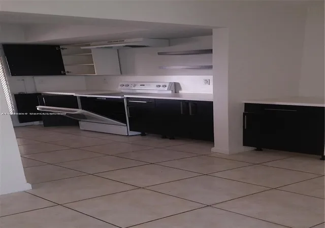 Homes for sale in North Miami, FL | 11840 Ne 19Th Dr #27, North Miami, FL 33181 | MLS# A11985841