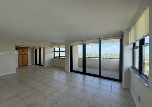 5th image of 2555 Collins Ave #2002, Miami Beach, FL 33140 | MLS# A11985937