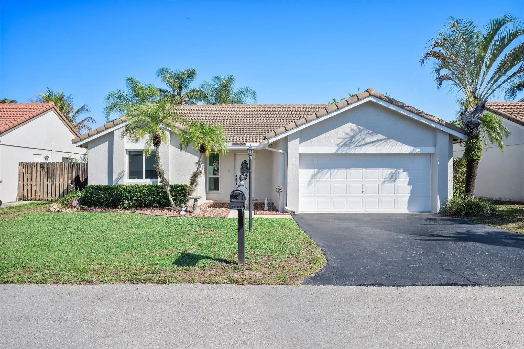 Single family home for sale at 15541 Dover Ct, Davie, FL 33331 | MLS# B26004422