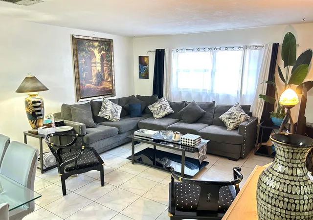 1st image of 515 S Crescent Dr #107, Hollywood, FL 33021 | MLS# B26004498