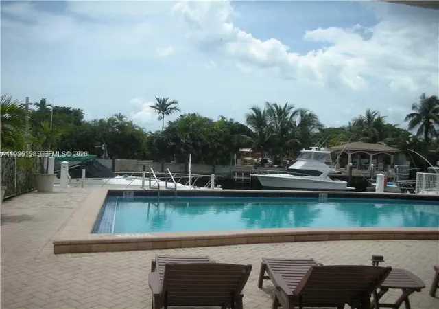 2nd image of 2000 Ne 135Th St #1002, North Miami, FL 33181 | MLS# A11986158