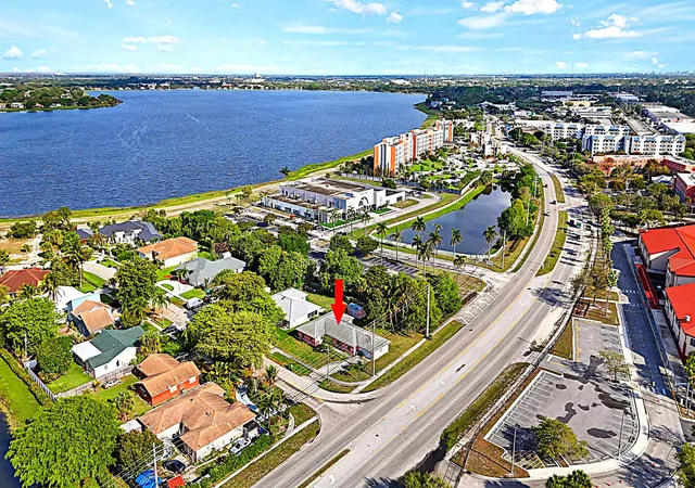 Photo 3 of Single family home for sale at 1301 N Mangonia Dr, West Palm Beach, FL 33401 | MLS# B26004527 | Listing updated on 2026-10-01
