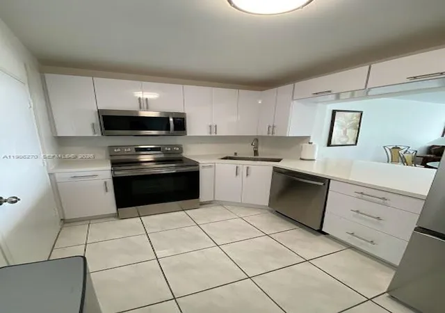 4th image of 5601 Collins Ave #1524, Miami Beach, FL 33140 | MLS# A11986270