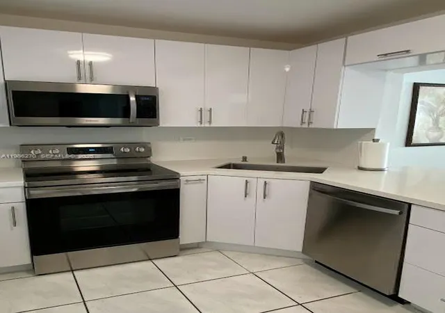 5th image of 5601 Collins Ave #1524, Miami Beach, FL 33140 | MLS# A11986270