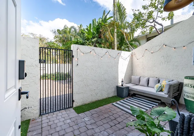 Homes for sale in Fort Lauderdale, FL | 563 Ne 7th Ave, Fort Lauderdale, FL 33301 | MLS# B26004652
