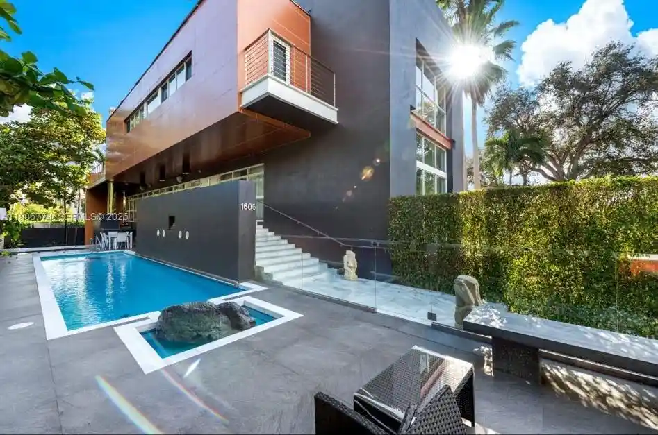 Photo 1 of Mansion for sale at 1606 S Bayshore Dr, Miami, FL 33133 | MLS# A11986774 | Listing updated on 2026-10-30