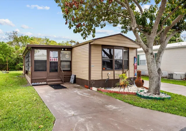 4th image of 324 Mockingbird Ave, Fort Pierce, FL 34982 | MLS# B26004908