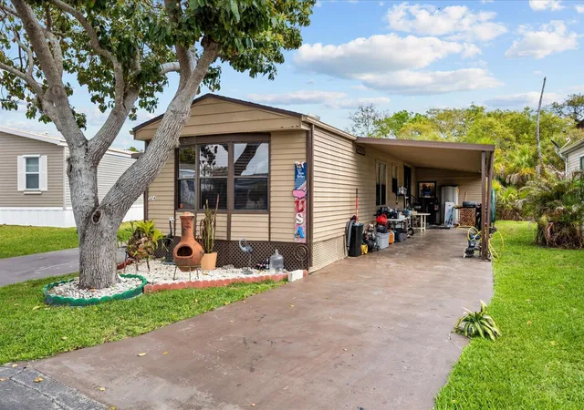 Photo 4 of Manufactured home for sale at 324 Mockingbird Ave, Fort Pierce, FL 34982 | MLS# B26004908 | Listing updated on 2026-09-27