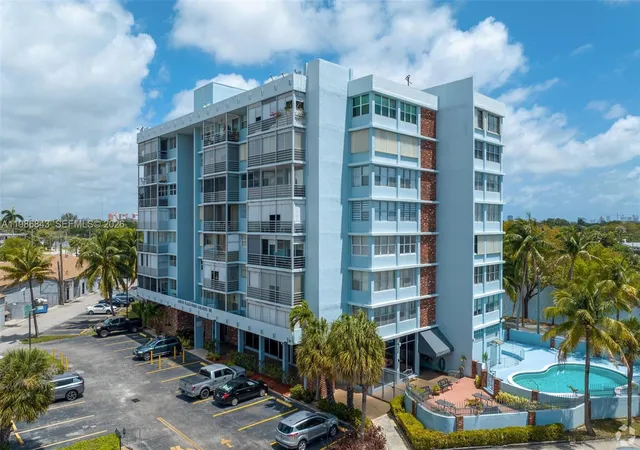 2nd image of 16850 S Glades Dr, North Miami Beach, FL 33162