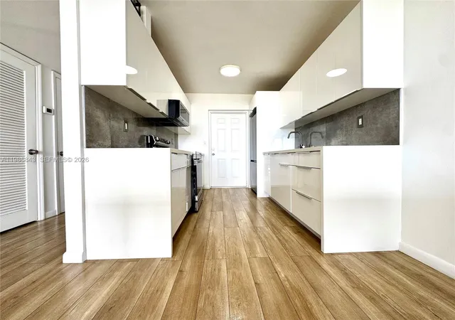 2nd image of 16850 S Glades Dr #8C, North Miami Beach, FL 33162 | MLS# A11986843