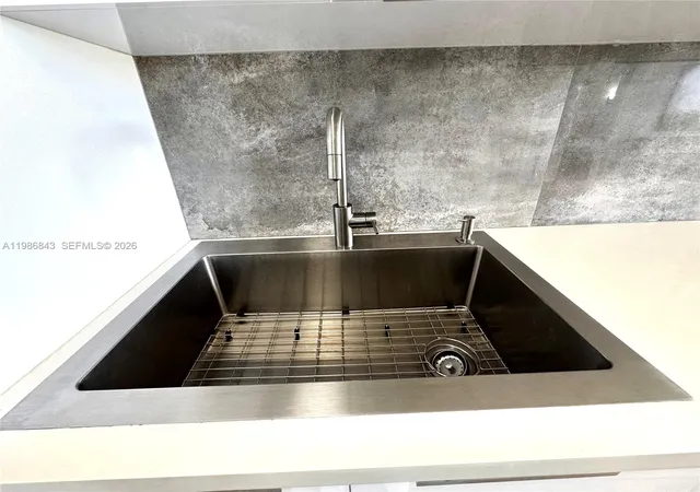 4th image of 16850 S Glades Dr #8C, North Miami Beach, FL 33162 | MLS# A11986843