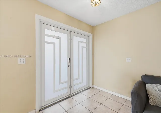 4th image of 1421 Sw 97Th Ave, Pembroke Pines, FL 33025 | MLS# A11986928