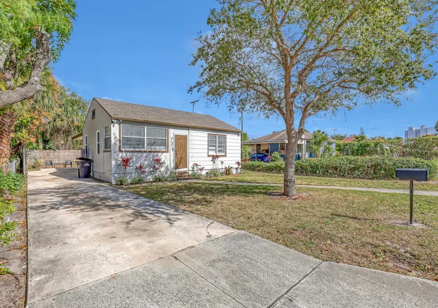 3rd image of 731 50Th St, West Palm Beach, FL 33407 | MLS# B26005108