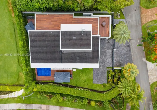 71st image of 610 Harbor Cir, Key Biscayne, FL 33149 | MLS# A11986880