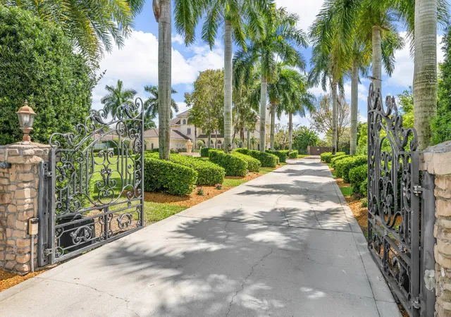 Photo 3 of Single family home for sale at 14535 Draft Horse Ln, Wellington, FL 33414 | MLS# B26005216 | Listing updated on 2026-09-23