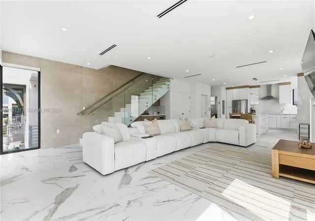 3rd image of 94825 Overseas Hwy 209, Key Largo, FL 33037 | MLS# A11987117