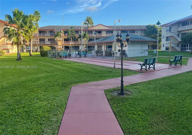 3rd image of 5300 Washington St #K223, Hollywood, FL 33021 | MLS# A11987187