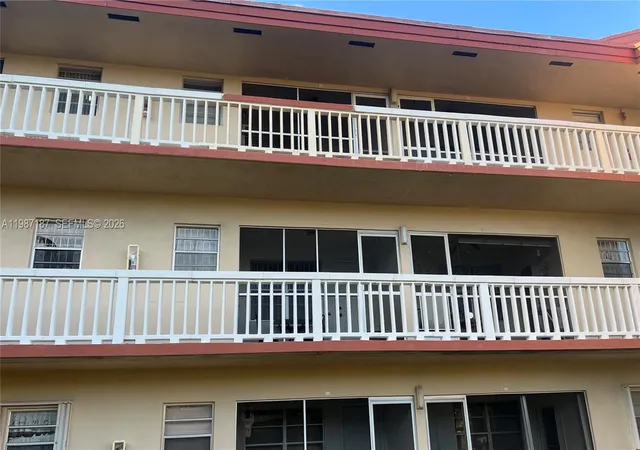 4th image of 5300 Washington St #K223, Hollywood, FL 33021 | MLS# A11987187