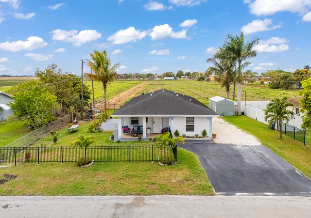 1st image of 900 Sw 12th St, Belle Glade, FL 33430 | MLS# B26005302