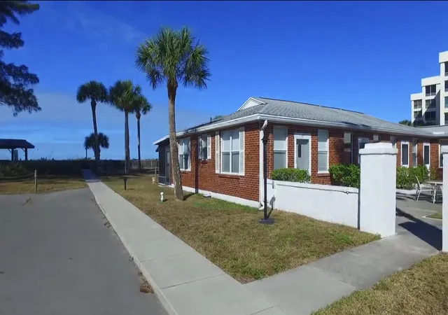 1st image of 908 Villas Dr #18, Venice, FL 34285 | MLS# B26005389